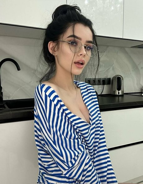 sweetymonica star pretty picture