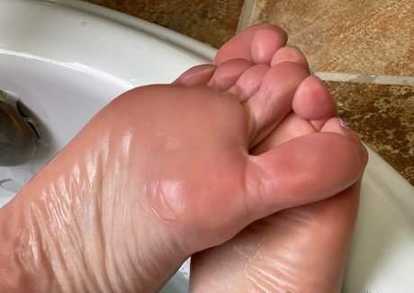 flirtypaws nudes star photos