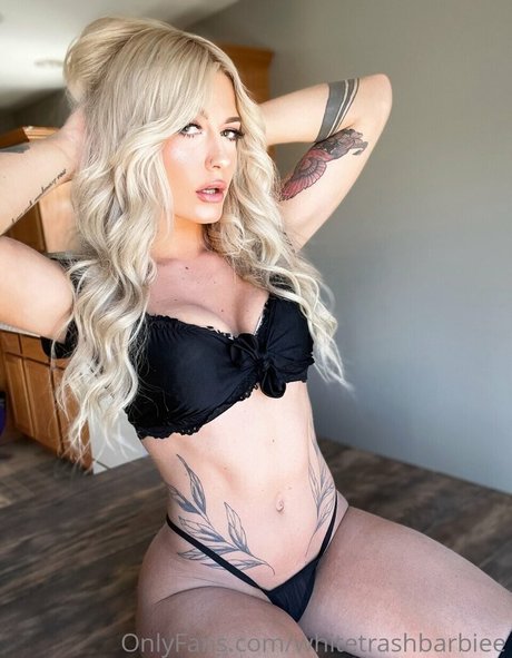 Whitetrashbarbiee model free photos