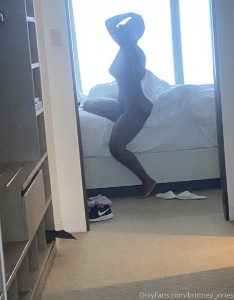 Brittney jones art star img