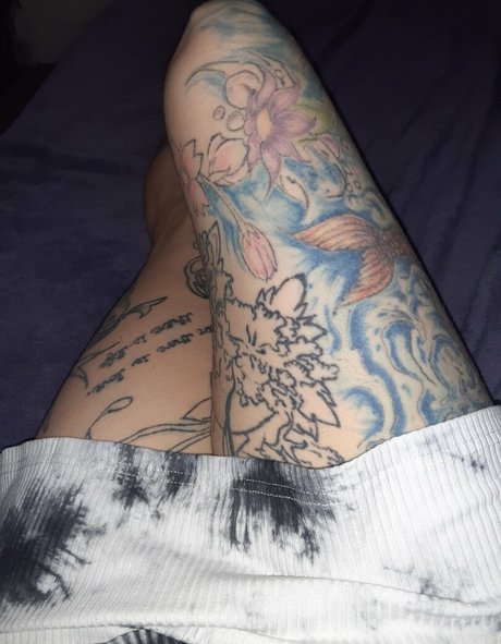 alwaysnaughty32 model hd img