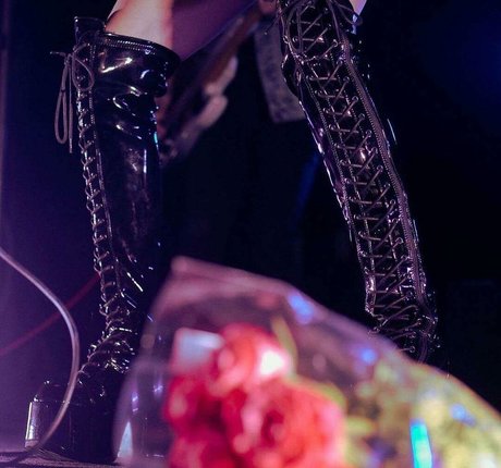 Maggie Lindemann pornstar top pic