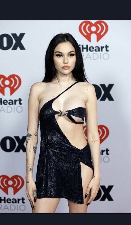 Maggie Lindemann star adult img