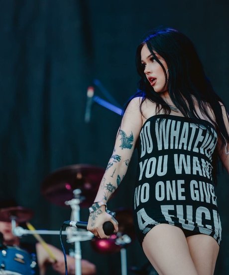 Maggie Lindemann star erotic pictures