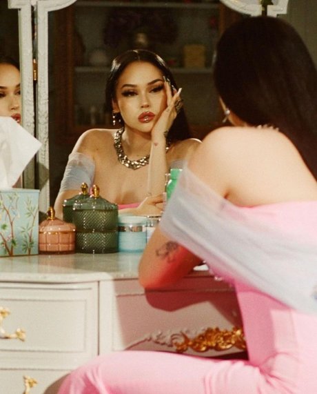 Maggie Lindemann hd actress gallery