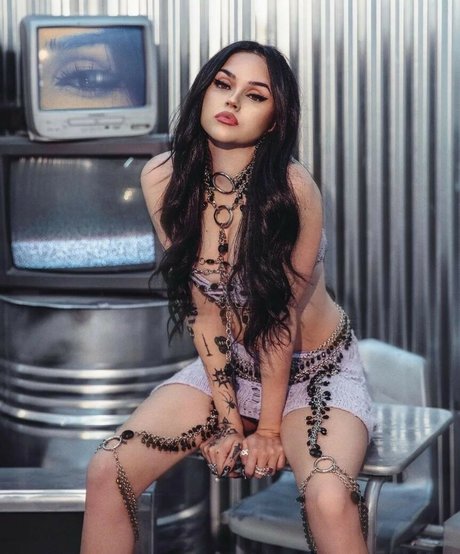 Maggie Lindemann pornstar art image