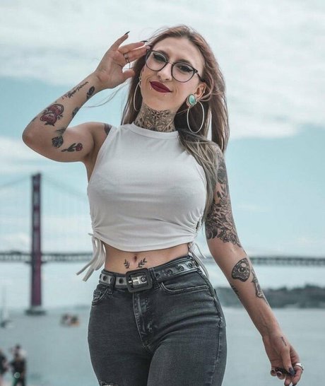 Missmushrooms high quality model picture