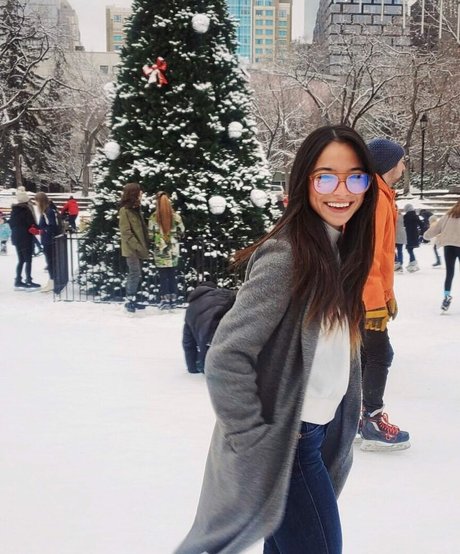 Brigit Sinaga model sexy image