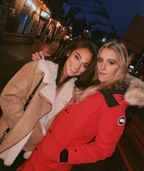 Brigit Sinaga star erotic picture