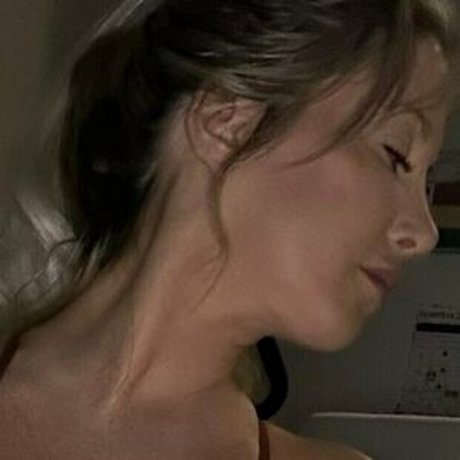 vixenthatfrench pornstar nude picture