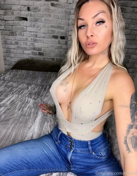 kfoxdd nude star photos