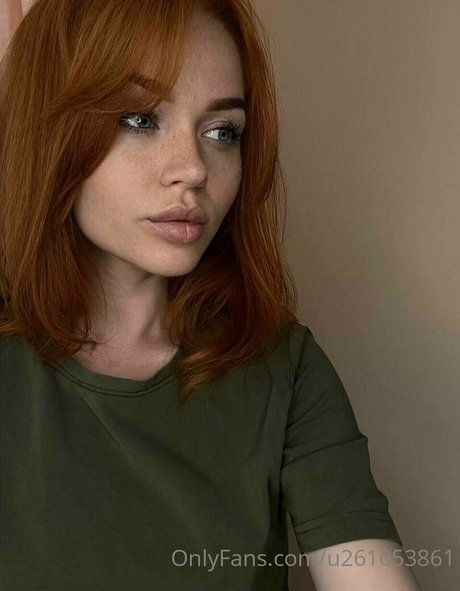 redfoxxxxxxx sexy pornstar pic