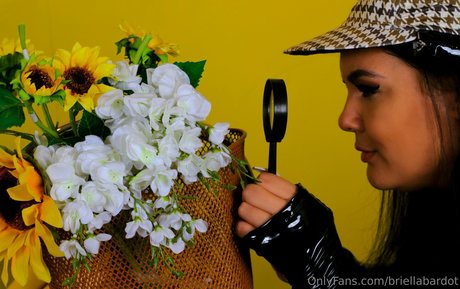 briellabardot erotic actress gallery