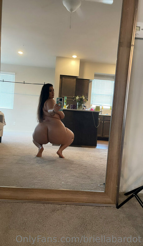 briellabardot sexy star galleries