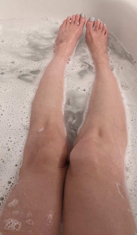 Little Finch sexy pornstar image