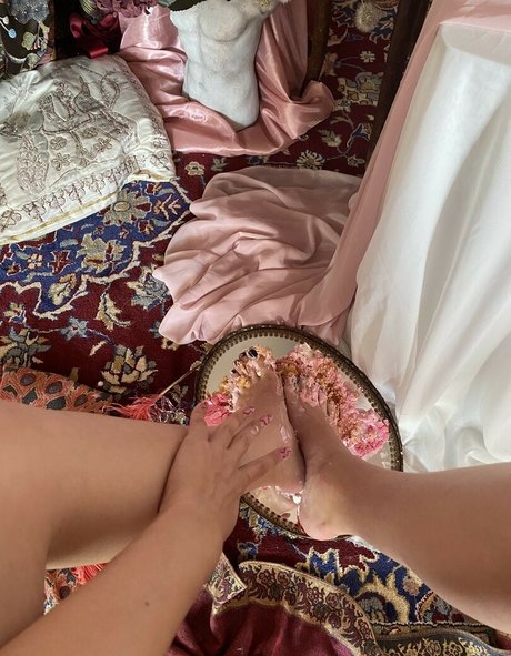 Lady Perse model nude image