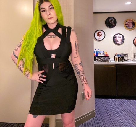 Ready To Glare erotic actress photos