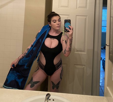 Ready To Glare pretty pornstar photo