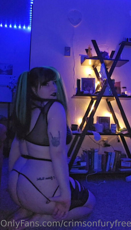 crimsonfuryfree model free pictures