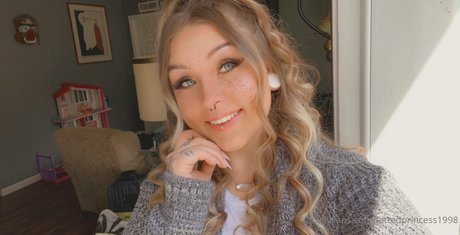 tattedprincess1998 pornstar naked photo