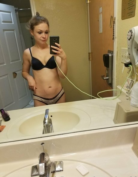 jonzeylove96 pornographic model photos