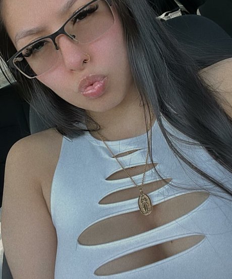 dvddyemm pretty actress image