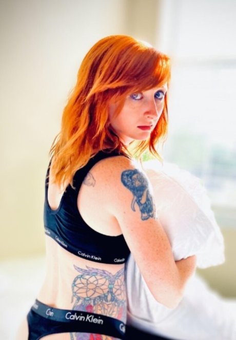 Hollyjaye nudes model pic