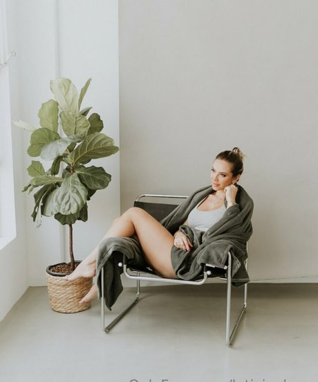 Leticia Abreu star high quality photos