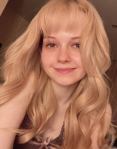 Xiao Elsie model exclusive picture