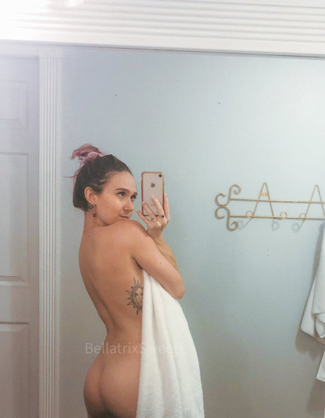 BellatrixSweets erotic actress pic