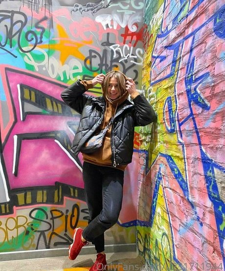 mollly dolly hot actress galleries