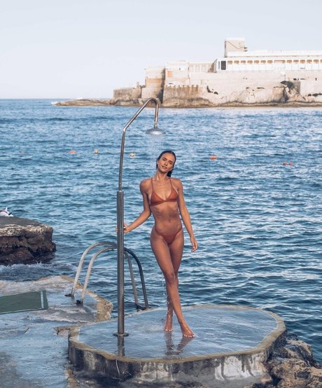 Helen Owen pornographic model pictures