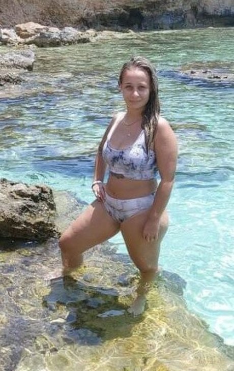 Maltese Girls star perfect archive