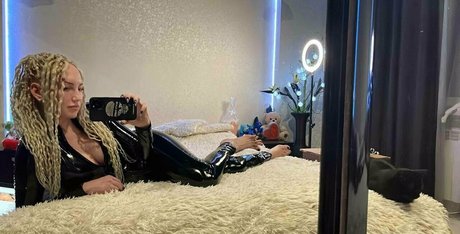 badassbitchxx erotic actress picture