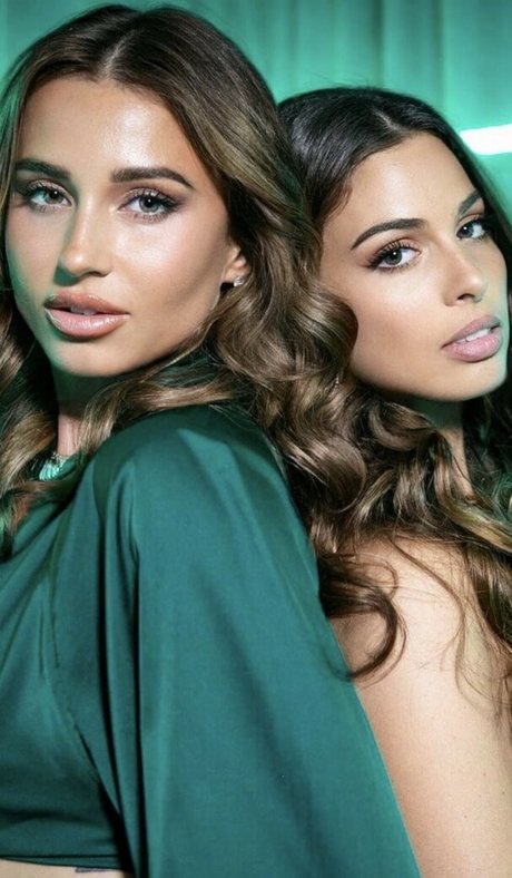 DJ JuicyM erotic pornstar gallery