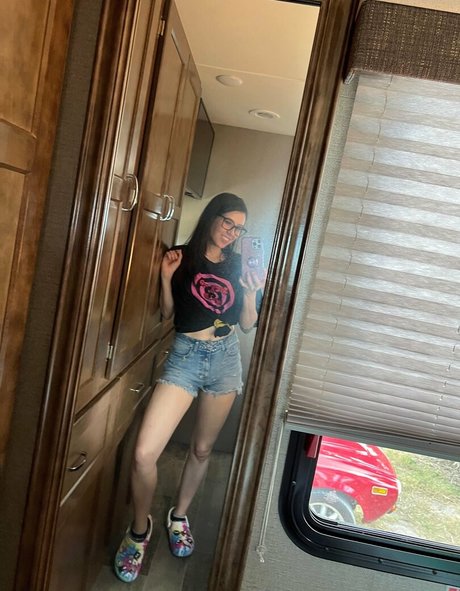 Misty Gates perfect model image