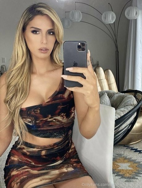 Carmen Carrera model img