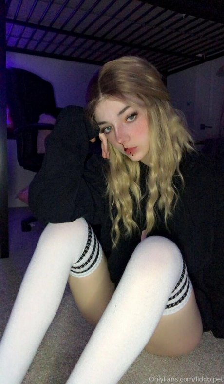 Little Pet art actress pictures