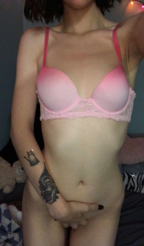 Little Pet porn model galleries