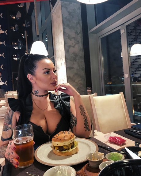 Kristina Karieva star sexy gallery