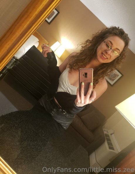 little miss zee hd star photo