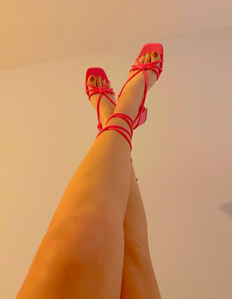 athelinafree model erotic archive