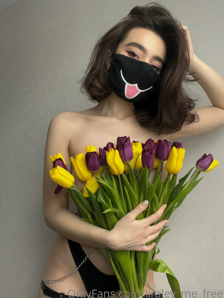 liraley me free pornstar top image