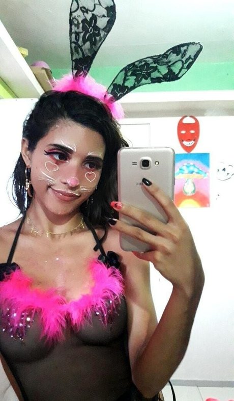 Lari Cogumelos pretty star pics