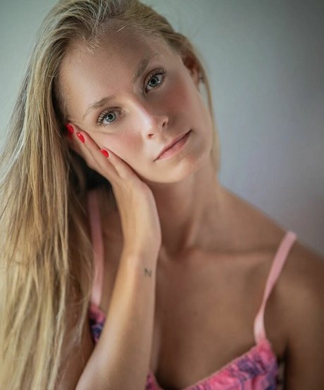 elabarkay pornstar hot img