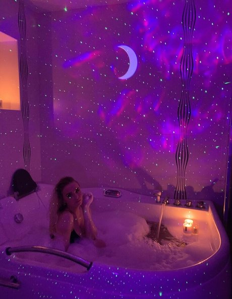 Desiree Mumm star nude archive