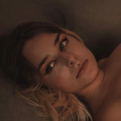 blooody girl pornographic star photo