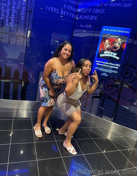 hotwifelisset high quality model gallery