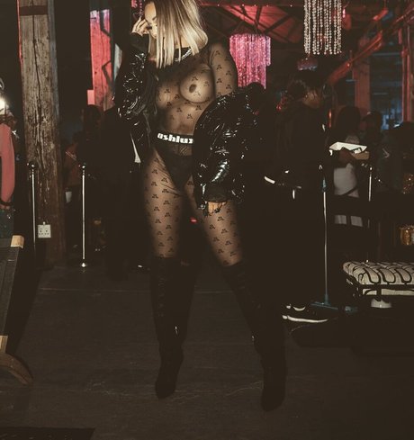 Pearl Thusi star erotic photos