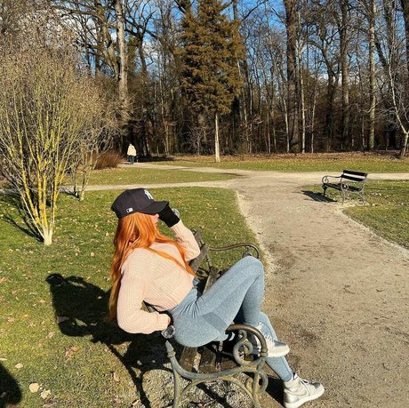 Alice Beaumont star pretty photo